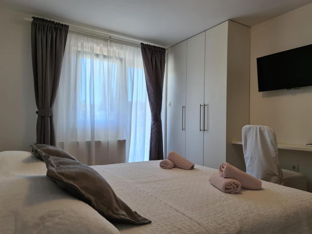 Apartments Juric Brodarica  Extérieur photo