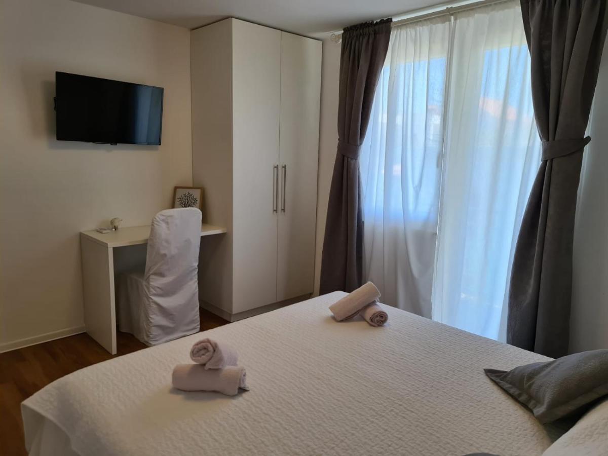 Apartments Juric Brodarica  Extérieur photo