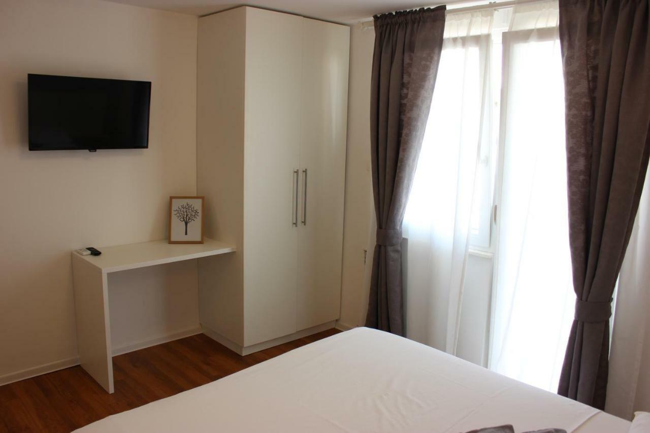 Apartments Juric Brodarica  Extérieur photo